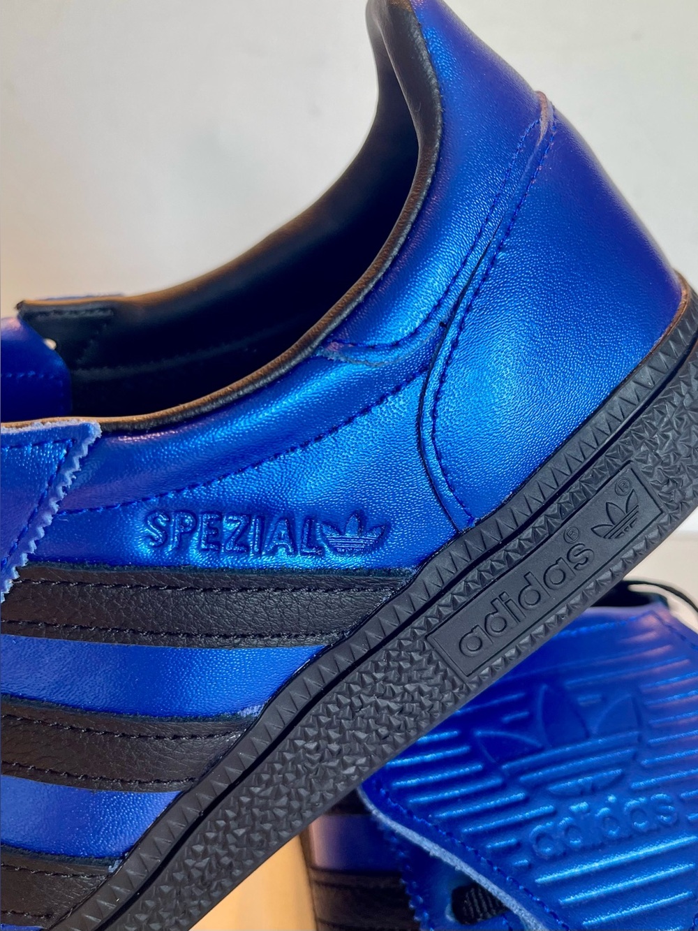 NIB ADIDAS HANDBALL SPEZIAL LT LUCID BLUE BLACK SNEAKERS WOMENS 8.5 - Picture 4 of 12